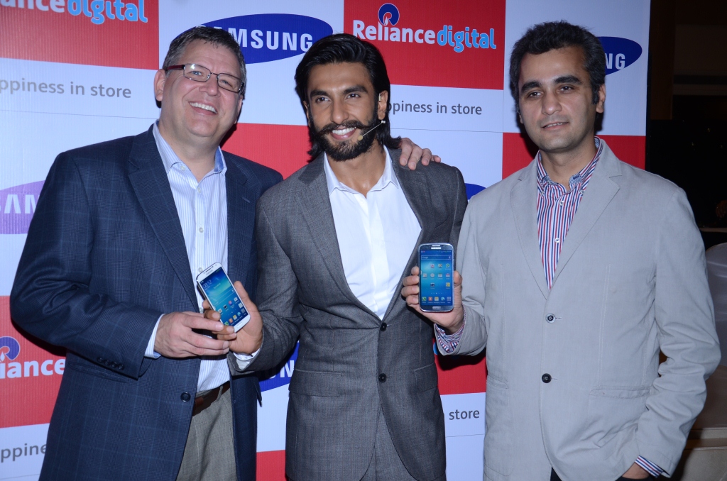 Mr. Brian Bade CEO Reliance Digital ,Ranveer Singh and Mr Asim Warsi Vice President Samsung Mobile 