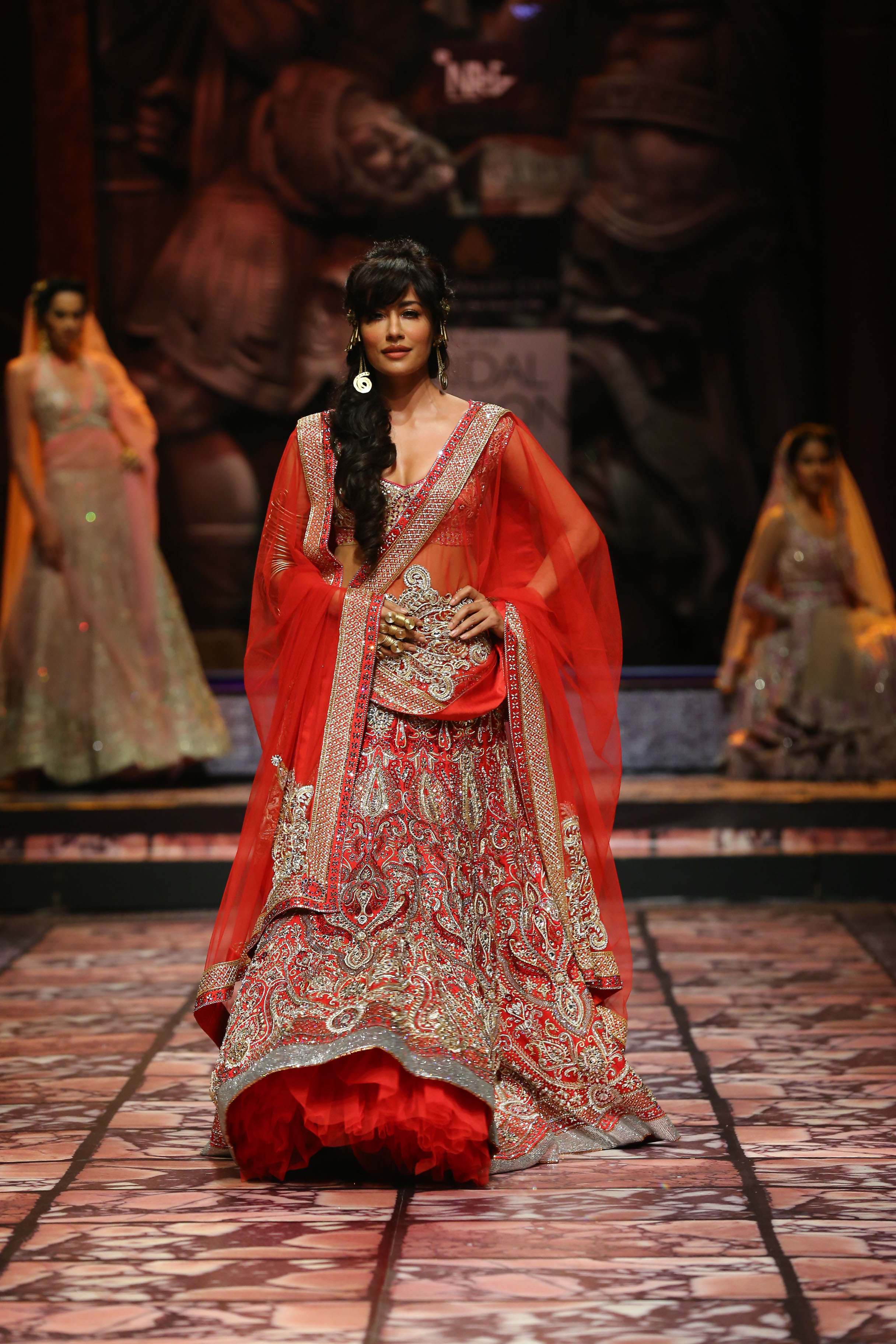 Chitrangada Singh as the showstopper for Suneet Varma's Collection