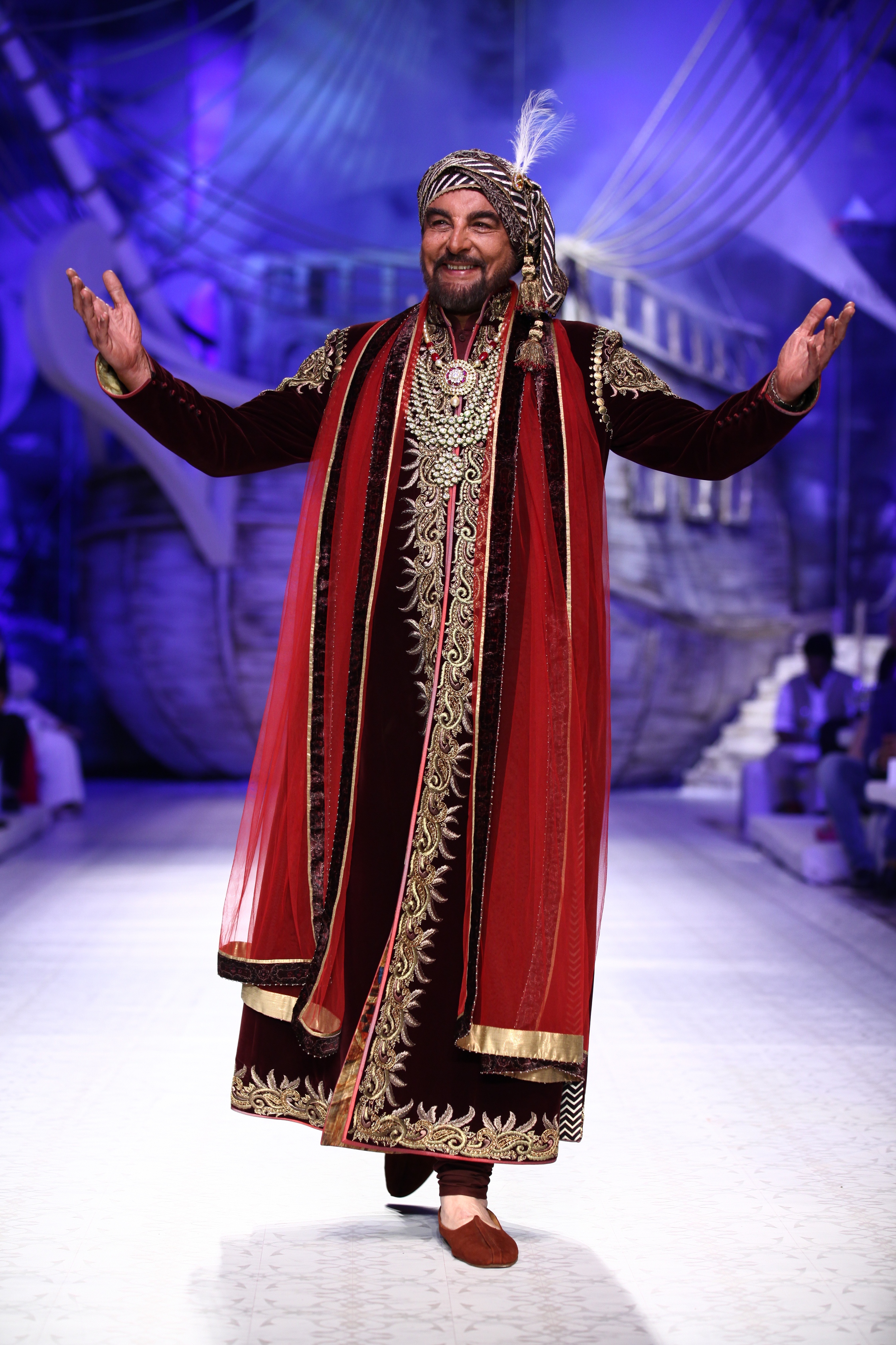 Kabir Bedi as Showstopper for JJ Valaya