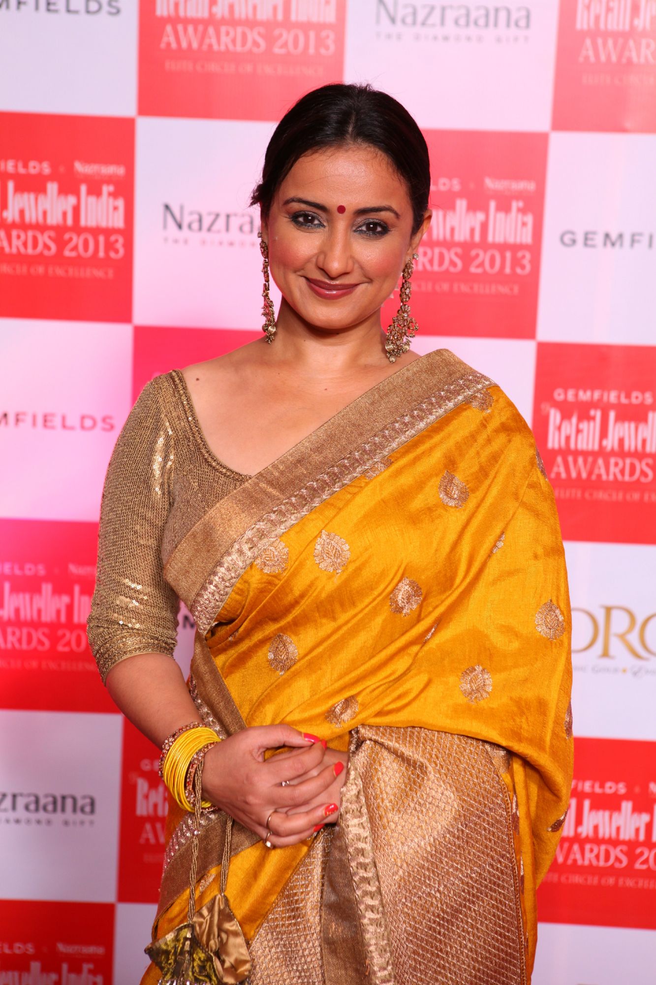 Divya Dutta at The 9th Annual Gemfields & Nazraana Retail Jeweller India Awards 2013