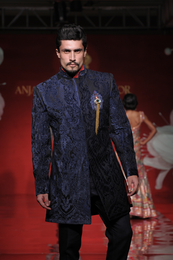 A Model Displaying couture collection Jamawar Aria by Designer Anjalee & Arjun Kapoor 7