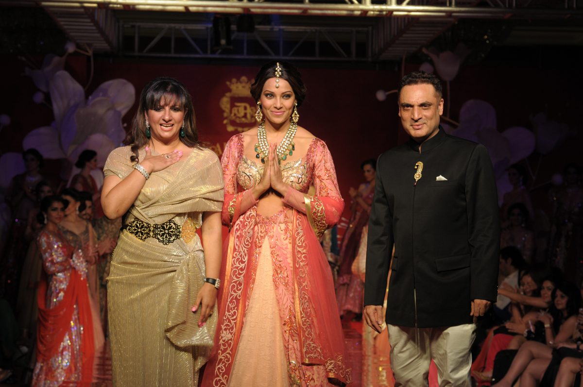 Designer Anjalee Kapoor , Showstopper Bipasha Basu and Designer Arjun Kapoor
